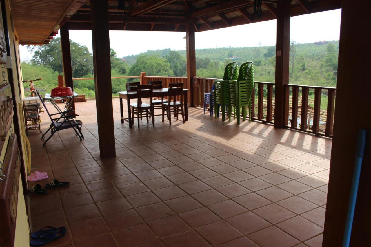 Terre De Lumiere Bed & Breakfast ศรีมโนรม ภายนอก รูปภาพ